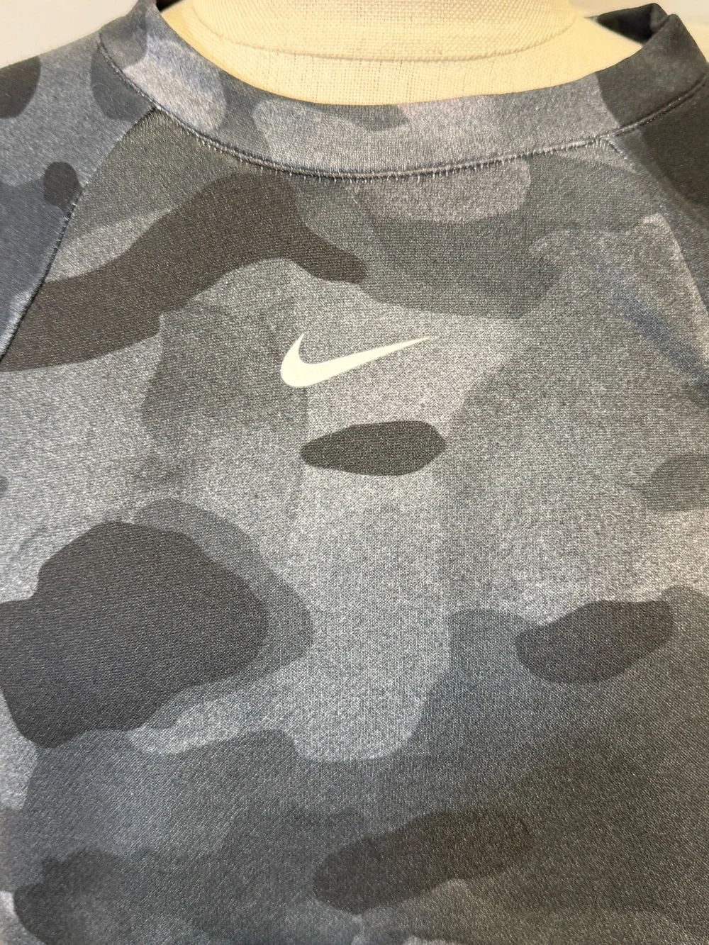 NWT Nike Dri-Fit Charcoal Camo Training Top Sweatshirt, Small